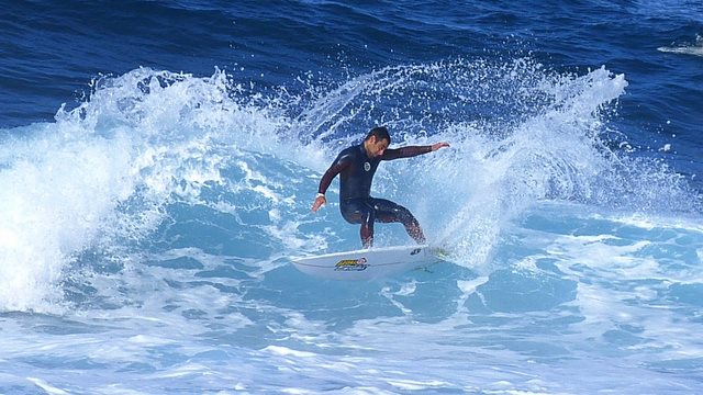 Luca Sanna Surfen Sardinien